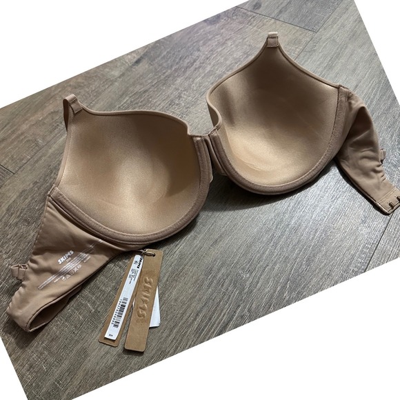 SKIMS Fits Everybody T-Shirt Bra Clay Underwire 32DD  NWT - Picture 5 of 6
